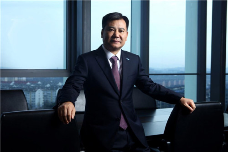 1苏宁控股集团董事长张近东